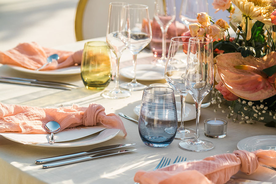 Beautiful Table Linens for Wedding