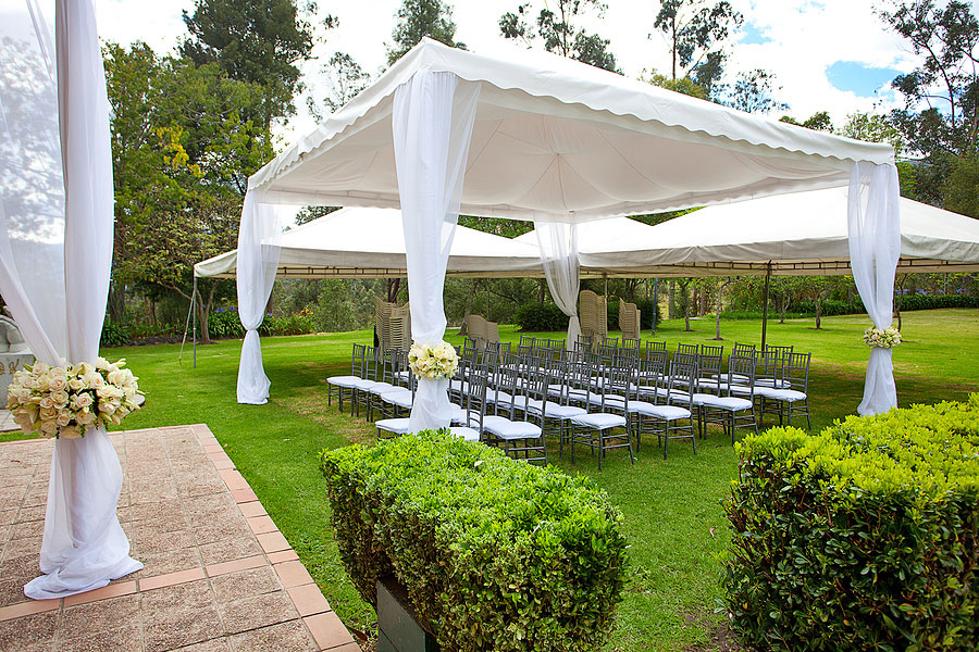 Wedding-Rental-Tents-and-Chairs Outdoor Wedding Set up with Tents and Chairs