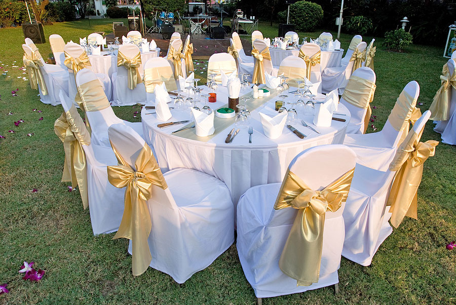 Renting Chairs and Tables for Small Spaces and Large Guest Lists